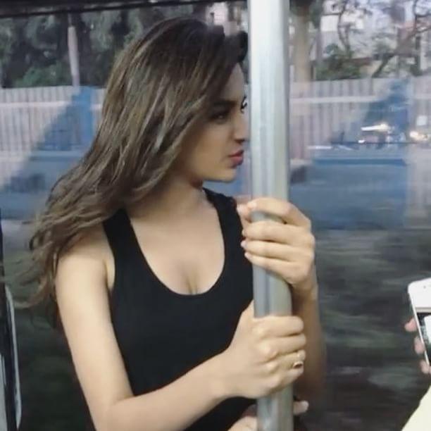 Nidhhi Agerwal Had An Embarrassing Oops Moment Photos