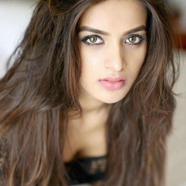 Nidhhi Agerwal Had An Embarrassing Oops Moment Photos