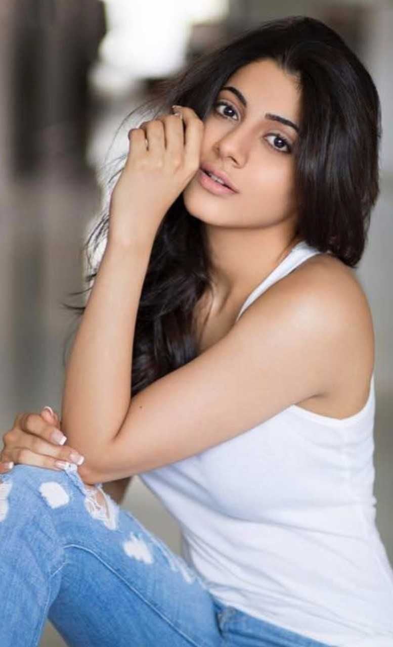 Nikki Tamboli New Hot Photoshoot