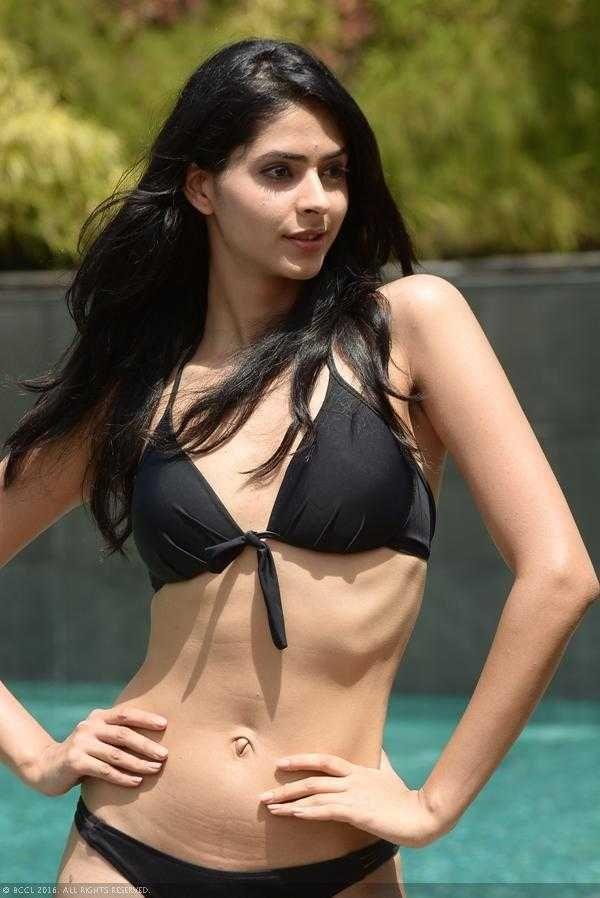 Pankhuri Gidwani Hot Bikini Photos are too Hot to Handle!