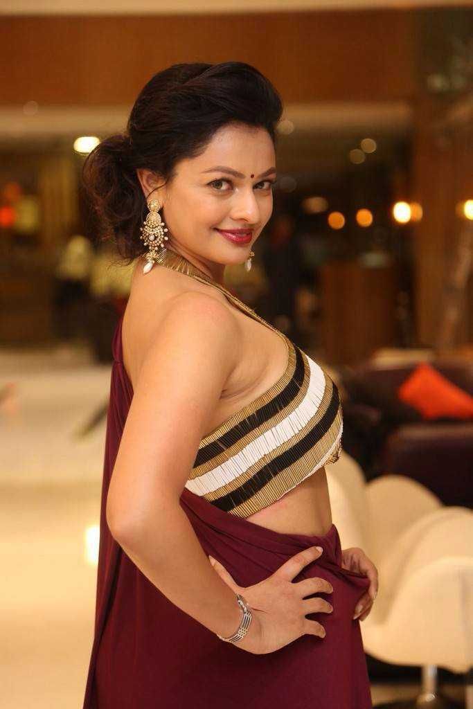 Pooja Kumar Latest Hot Photos