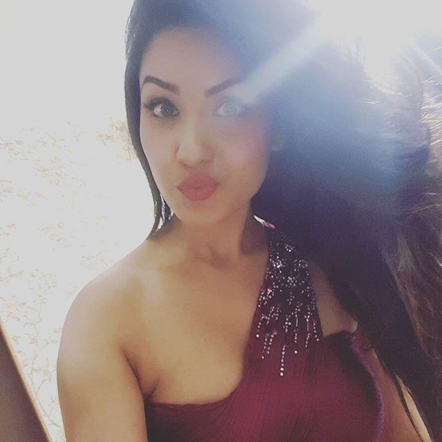 Puja Banerjee Latest Hot Photos & Sexy Bikini Images Gallery