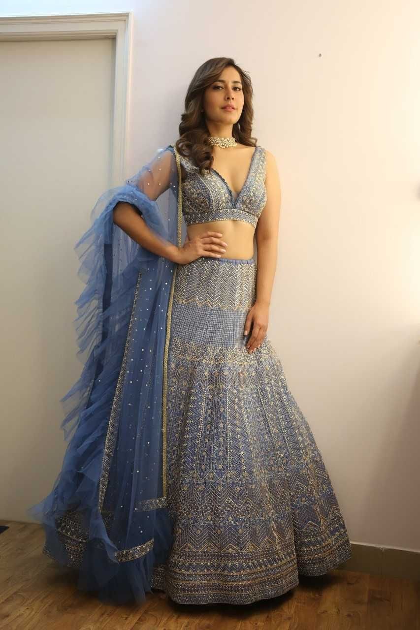 Raashi Khanna New Hot Spicy Photos