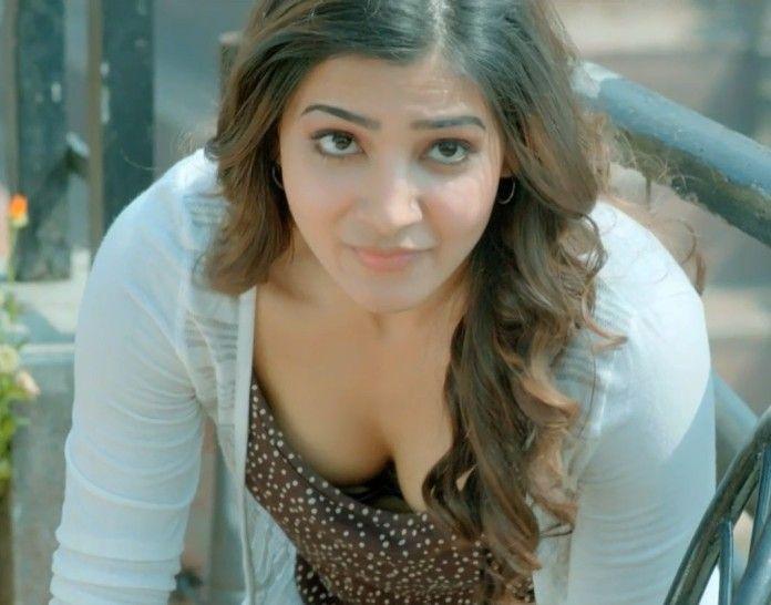 Samantha Hot & Sexy Deep Cleavage & Navel Show Stills