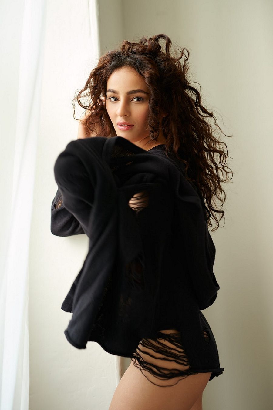 Seerat Kapoor Hot Navel Photoshoot