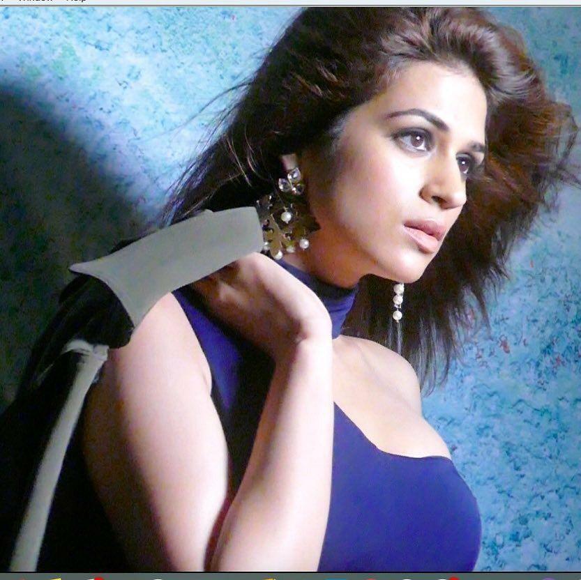 South Indian actress Shraddha Das Hot Spicy Stills Gallery