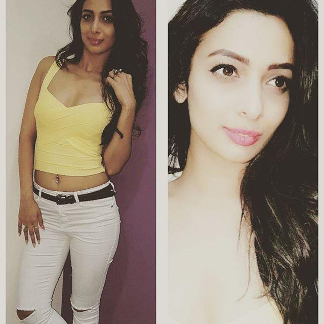 Stunning Actress Heena Panchal Never Seen Hot Photos Collection!