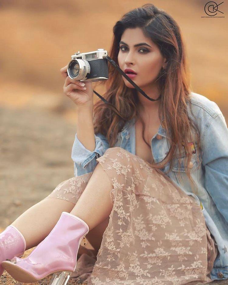 TV actress Karishma Sharma Latest Bold Photoshoot Stills