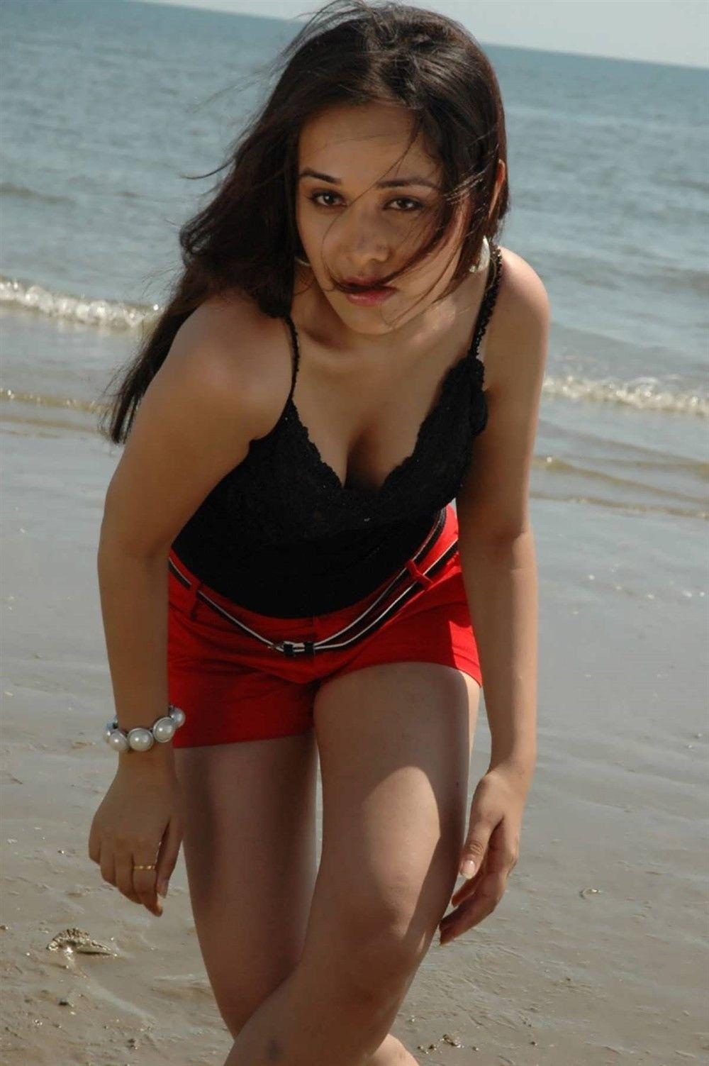 Telugu Actress Nisha Kothari Hot And Spicy Cleavage Show Phot