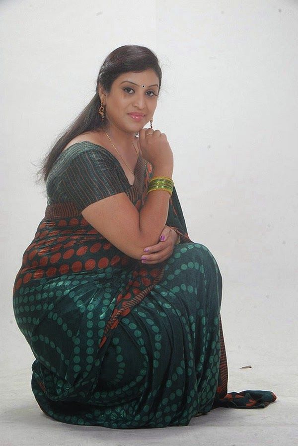 Telugu Supporting Aunty Uma Hot Photos