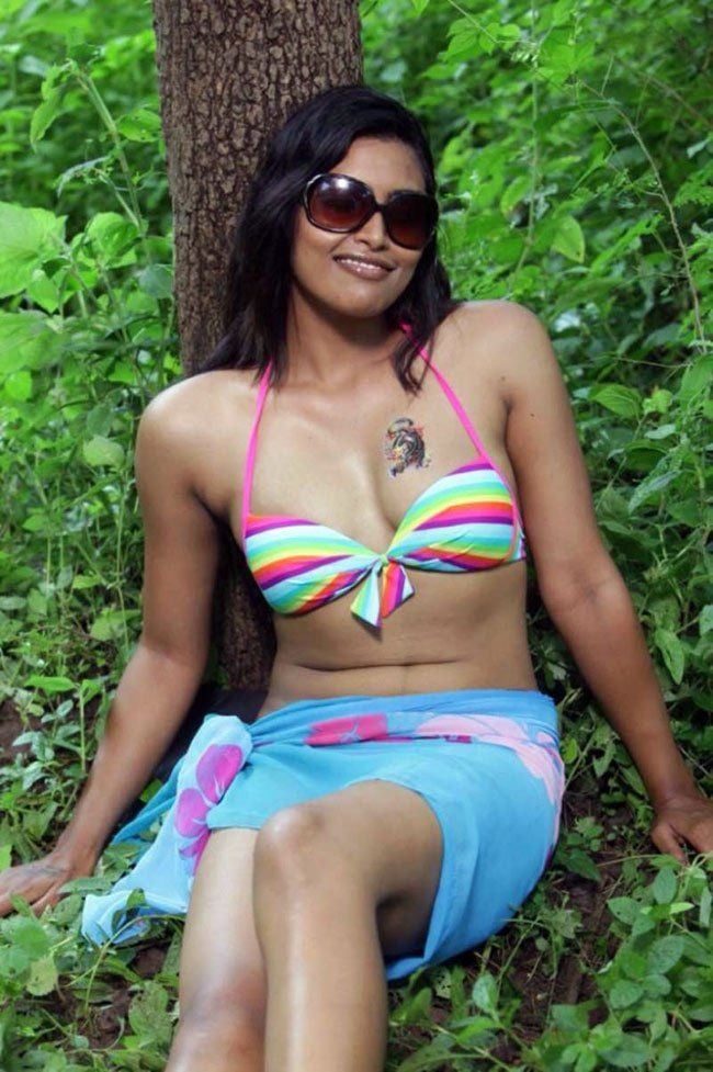 Tollywood Actress Hot Navel Exposing Photos