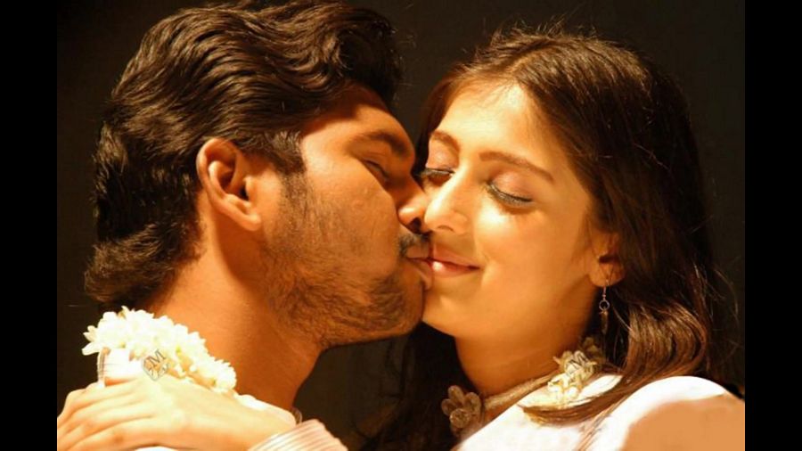 Tollywood Hot Lip Lock Photos