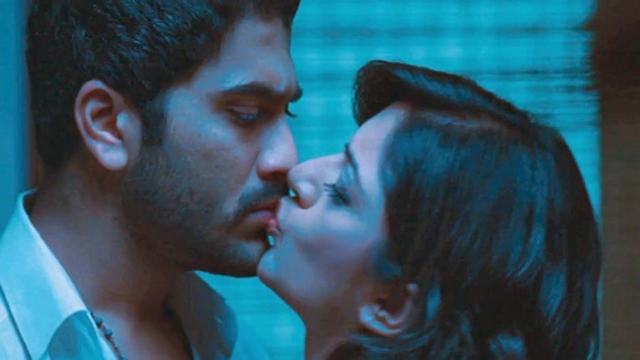 Tollywood Hot Lip Lock Photos