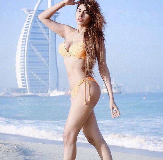 Tv Actress Heena Harwani Caught in Bikini Stills