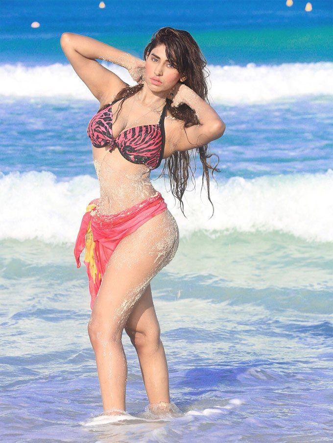 Tv Actress Heena Harwani Caught in Bikini Stills