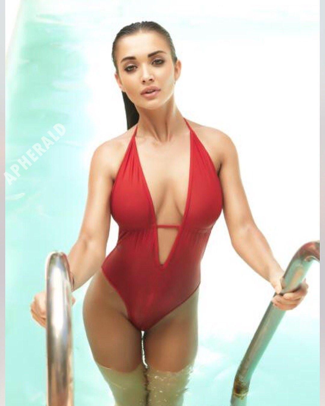 Ultra Hot Bikini Photoshoot Photos of Amy Jackson