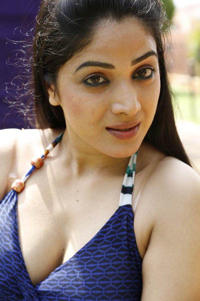 Actress Avanika Hot Pictures