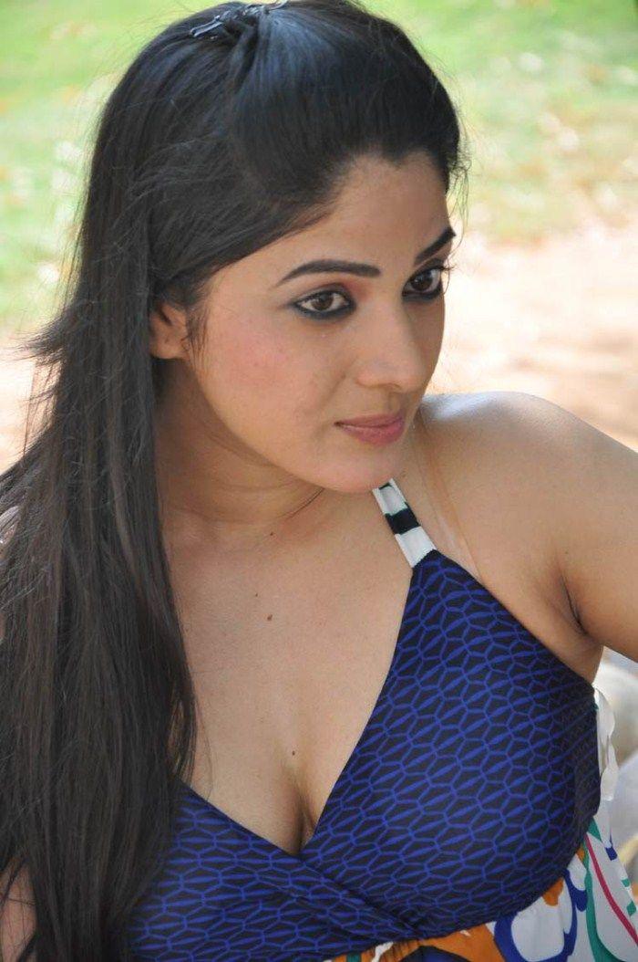 Actress Avanika Hot Pictures