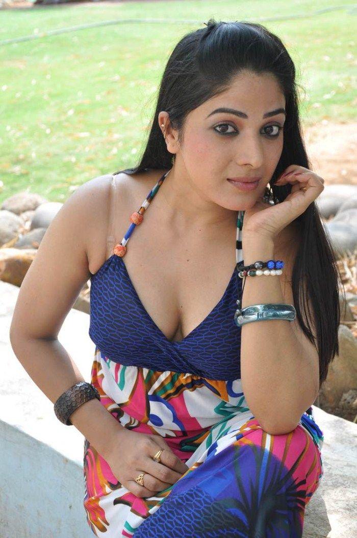 Actress Avanika Hot Pictures