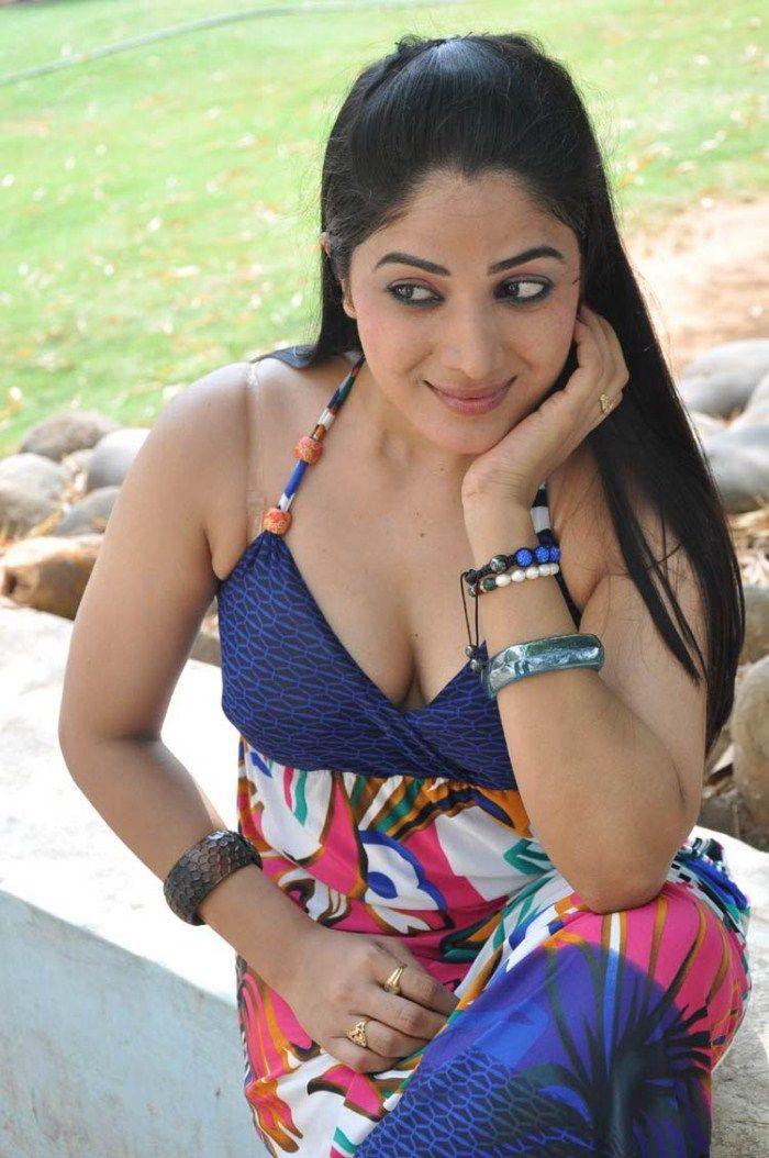 Actress Avanika Hot Pictures