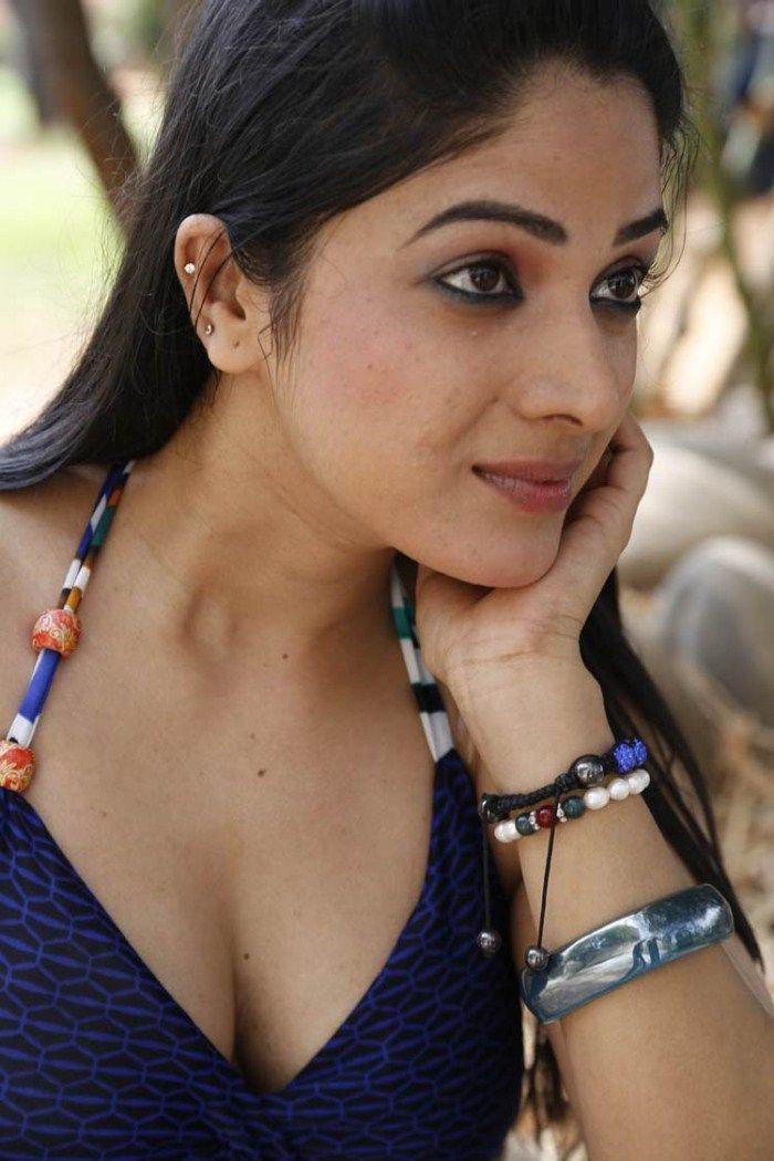 Actress Avanika Hot Pictures