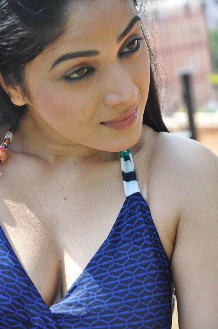 Actress Avanika Hot Pictures