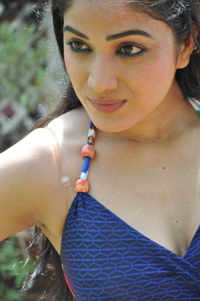 Actress Avanika Hot Pictures