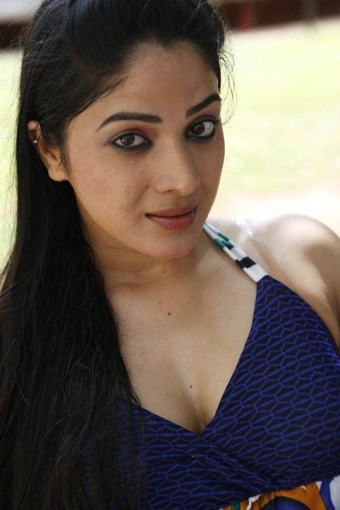 Actress Avanika Hot Pictures