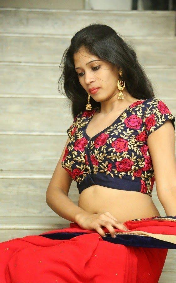 Actress Hot Navel Show Pictures