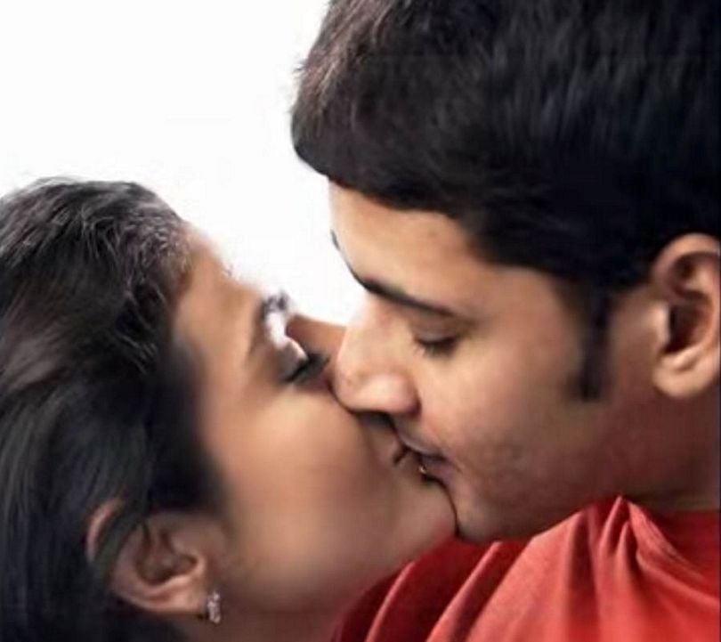 Actress Romantic Lip Lock Images