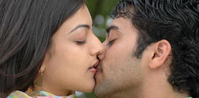 Actress Romantic Lip Lock Images