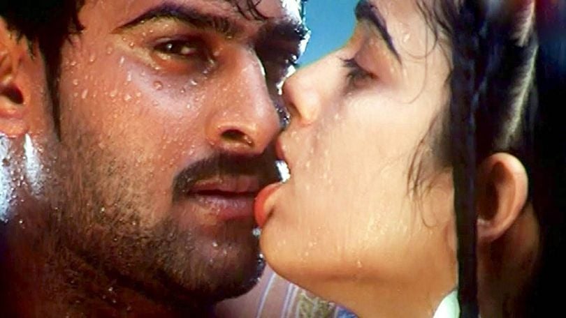 Actress Romantic Lip Lock Images