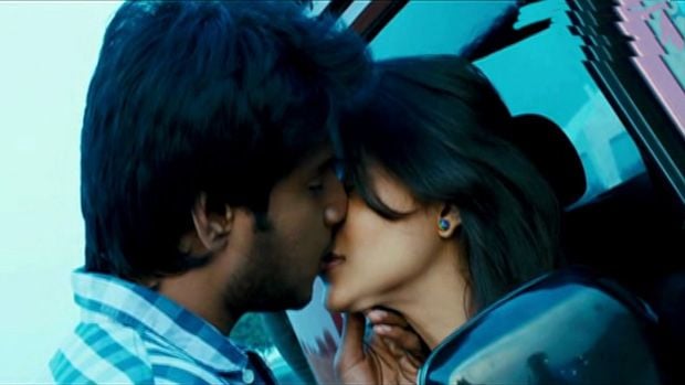 Actress Romantic Lip Lock Images