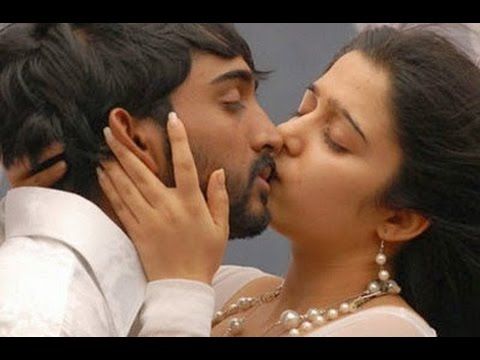 Actress Romantic Lip Lock Images