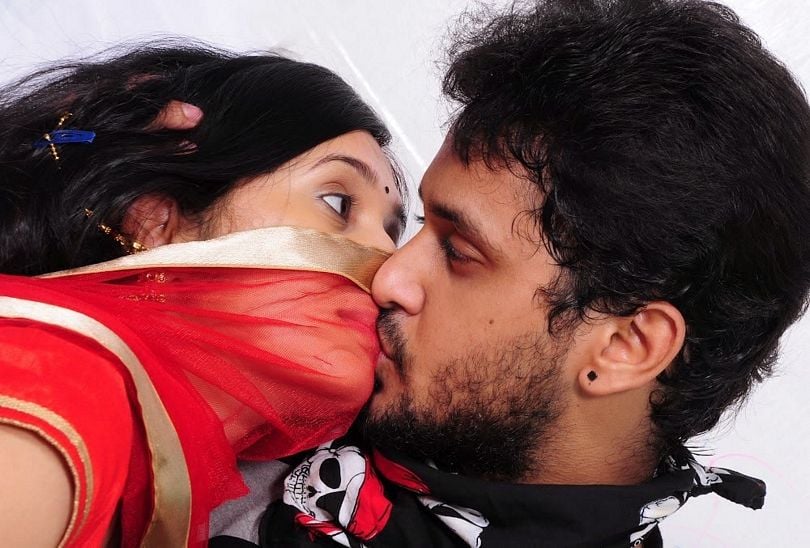 Actress Romantic Lip Lock Images