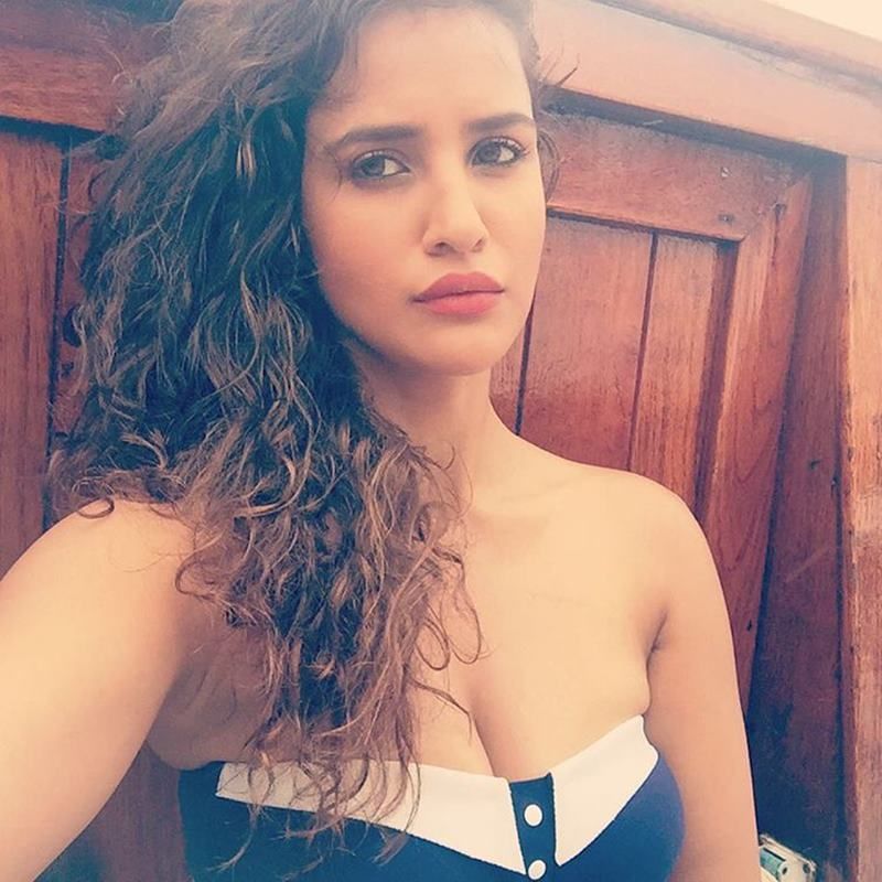 Aisha Sharma Hot Pics