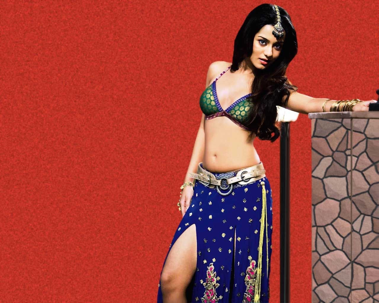 Amrita Rao Actress Spicy Photos