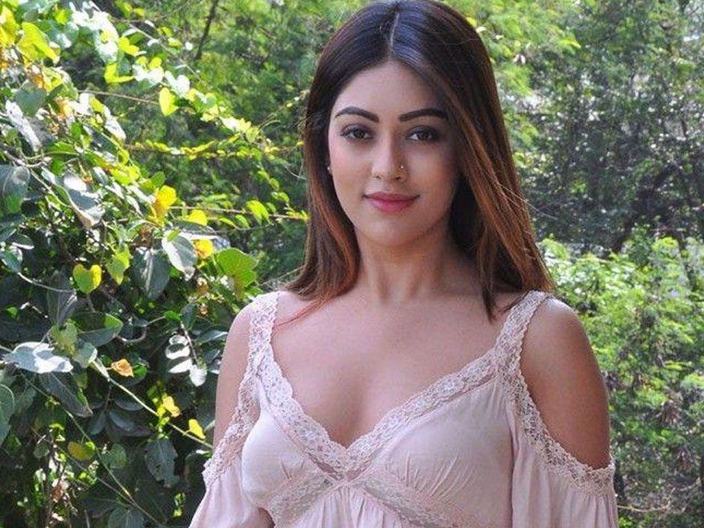 Anu Emmanuel Hot & Sexy Cleavage Show Photo Stills