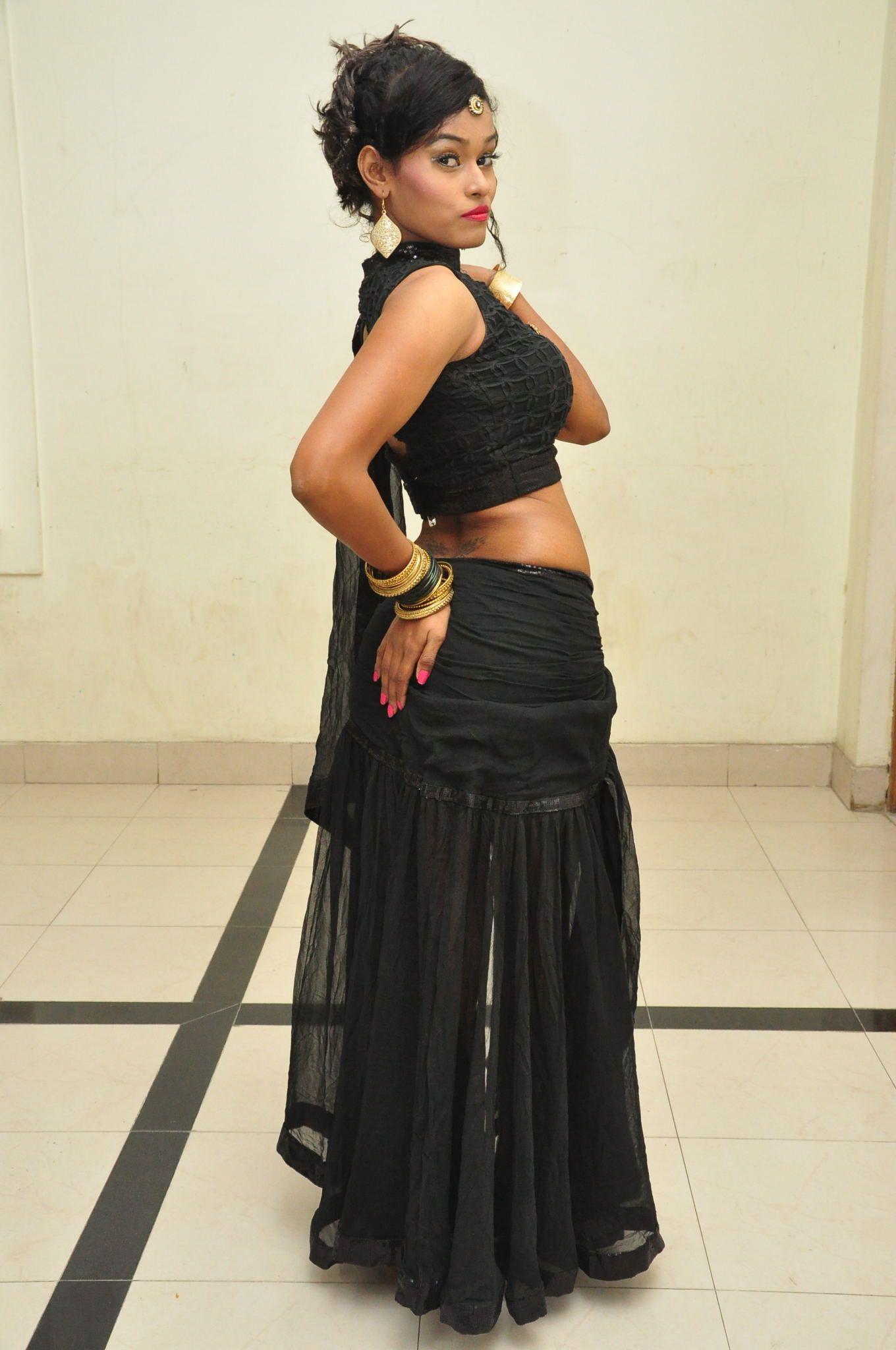 Dancer Nisha Sexy Photos