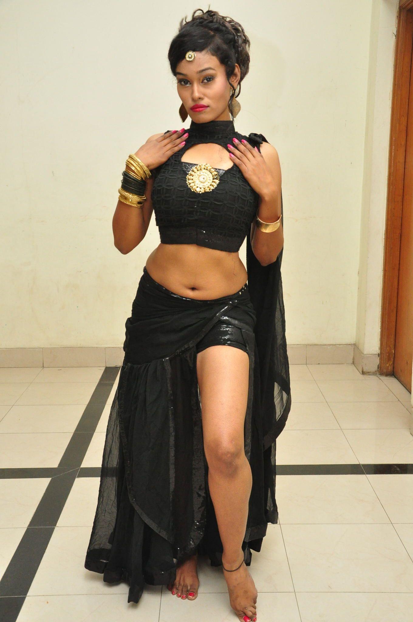 Dancer Nisha Sexy Photos