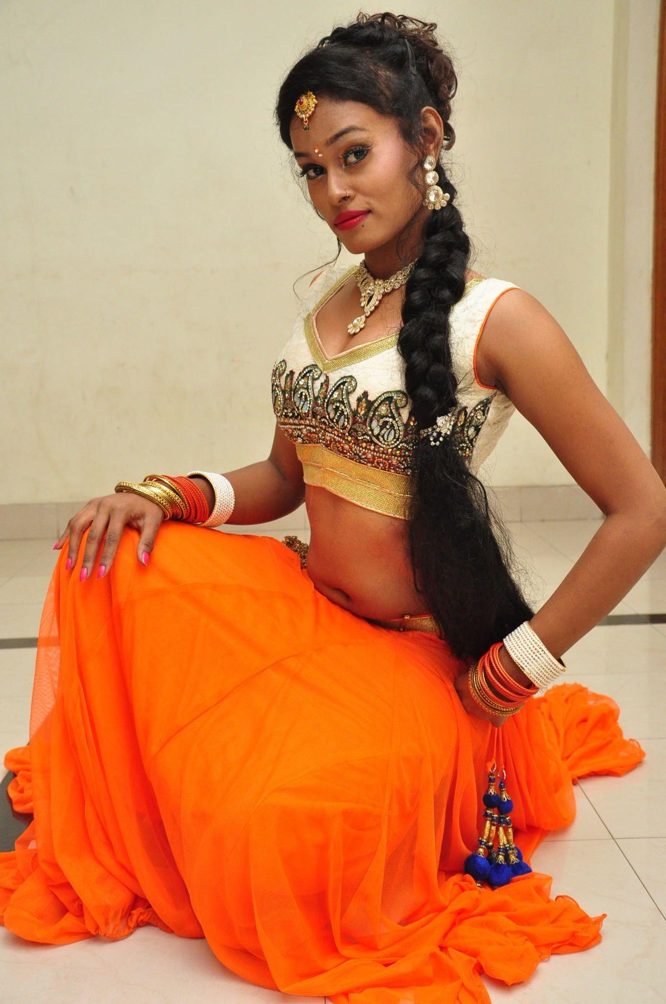 Dancer Nisha Sexy Photos