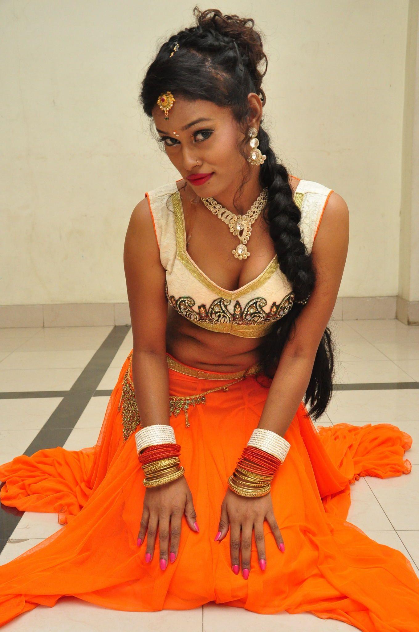 Dancer Nisha Sexy Photos