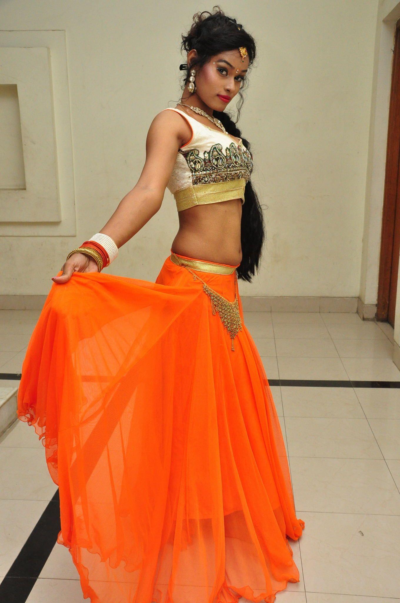 Dancer Nisha Sexy Photos