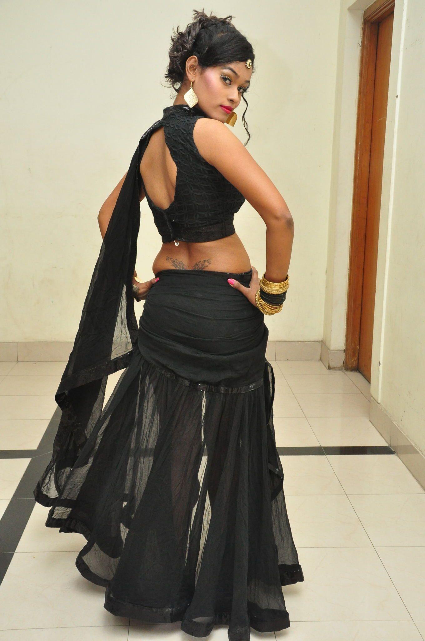 Dancer Nisha Sexy Photos