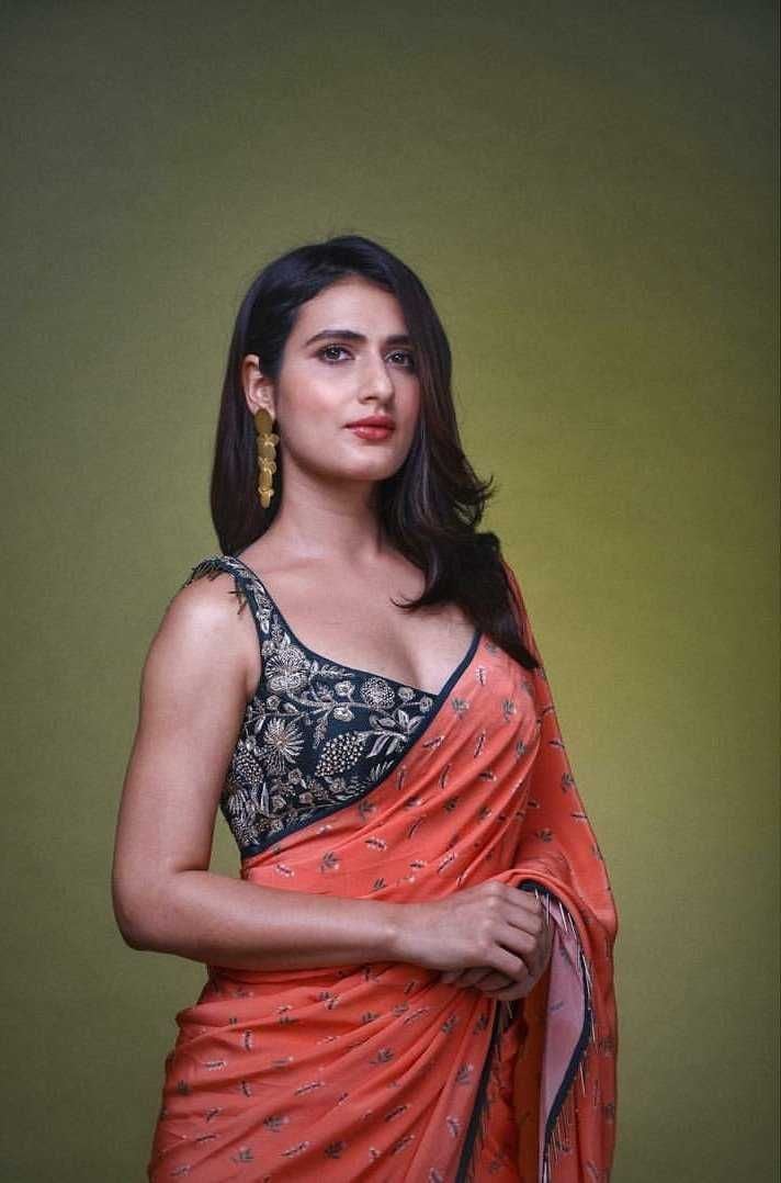 Fatima Sana Shaikh Hot Saree Pics