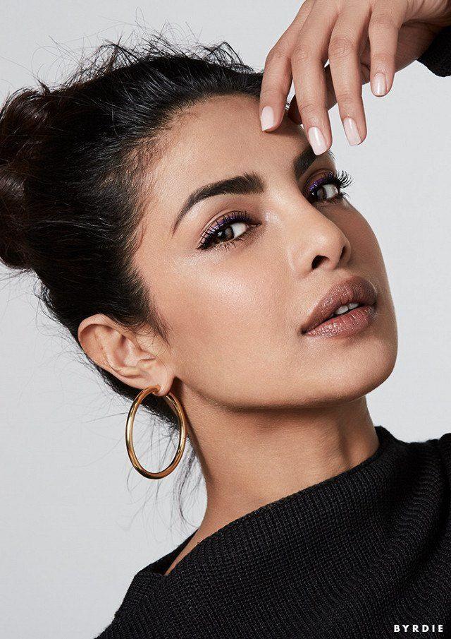 Gorgeous Beauty Priyanka Chopra Latest 2017 Hot Photos