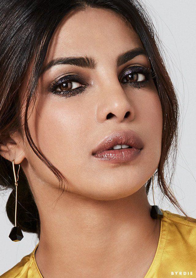 Gorgeous Beauty Priyanka Chopra Latest 2017 Hot Photos