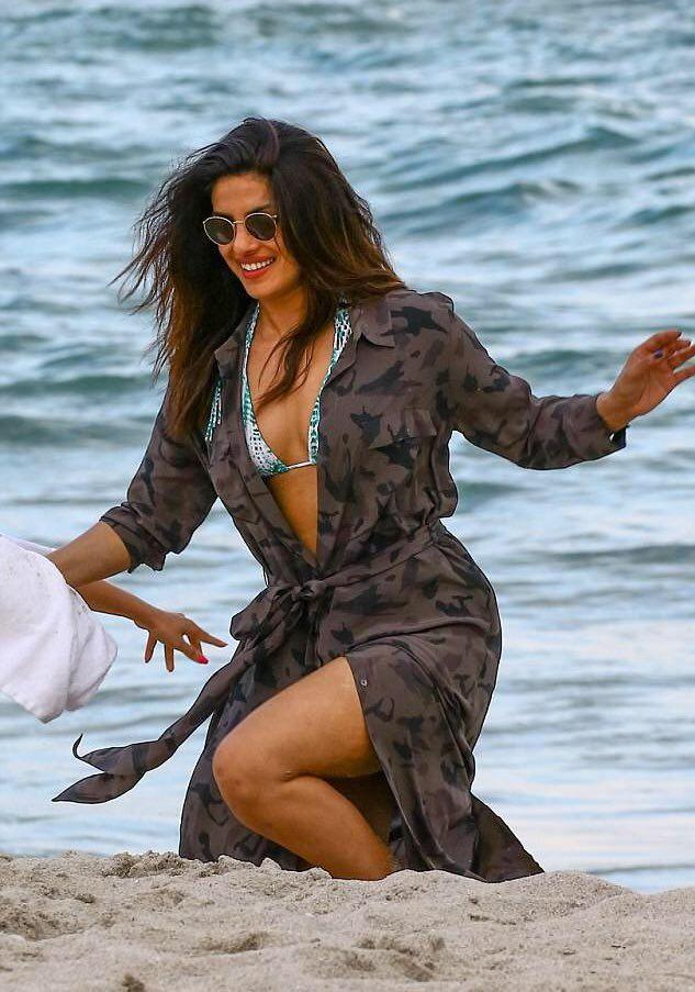 Gorgeous Beauty Priyanka Chopra Latest 2017 Hot Photos