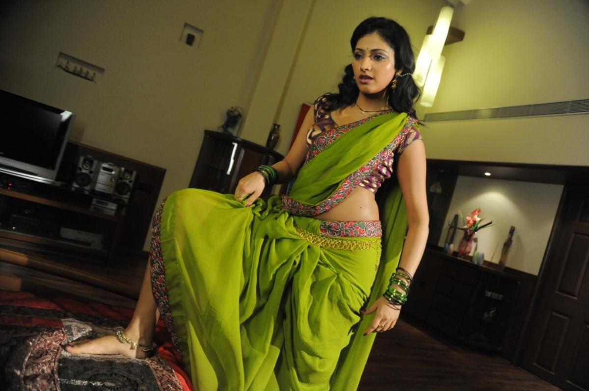 Hari Priya Hot Half Saree Pictures