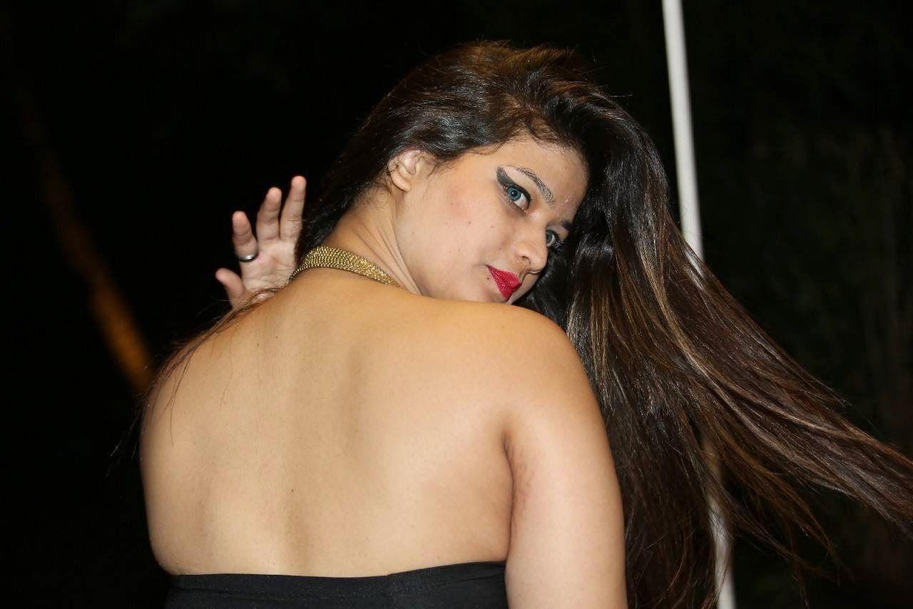 Himani Hot Latest Pics